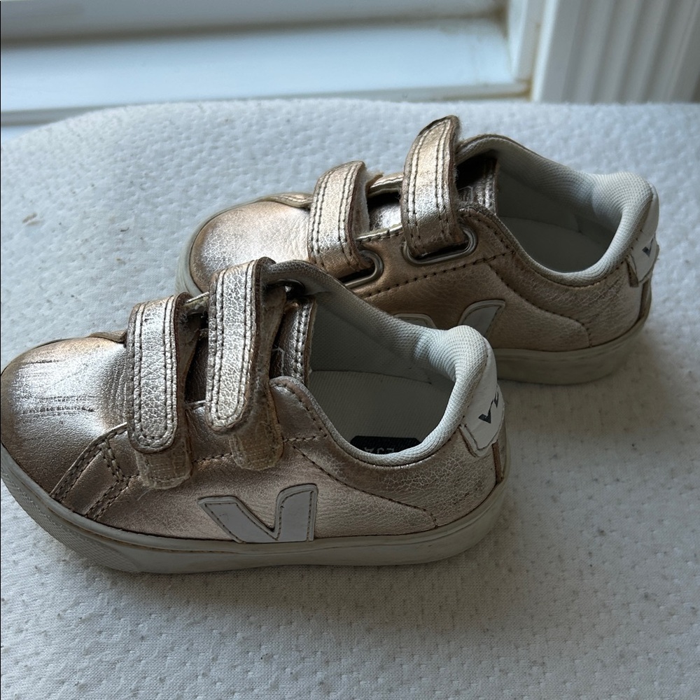 Veja toddler kids Shiny Gold Sneakers esplar leather platine white
